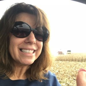 Meet your Posher, Lisa